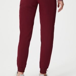 Fabletics On-Call Scrub Jogger (Wine)